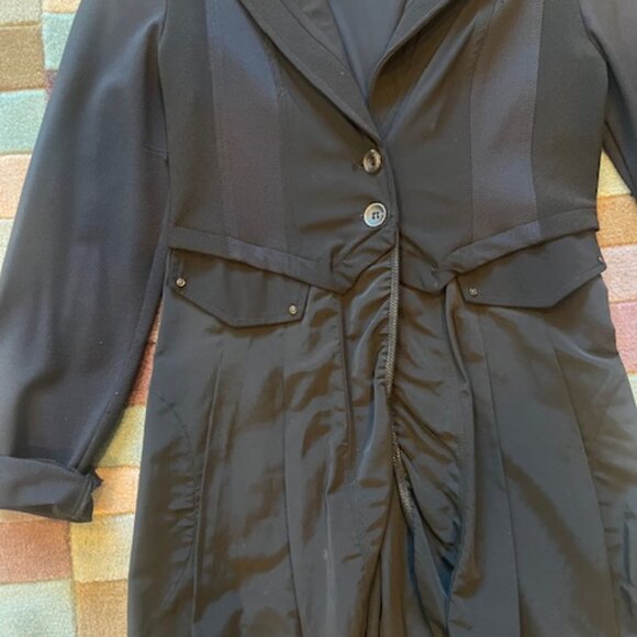 French Designed, Black Coat with Pleated Balloon Bottom, Size 3, - Picture 3 of 9
